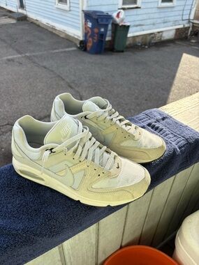 Nike Air Max Command Low-Top Sneakers